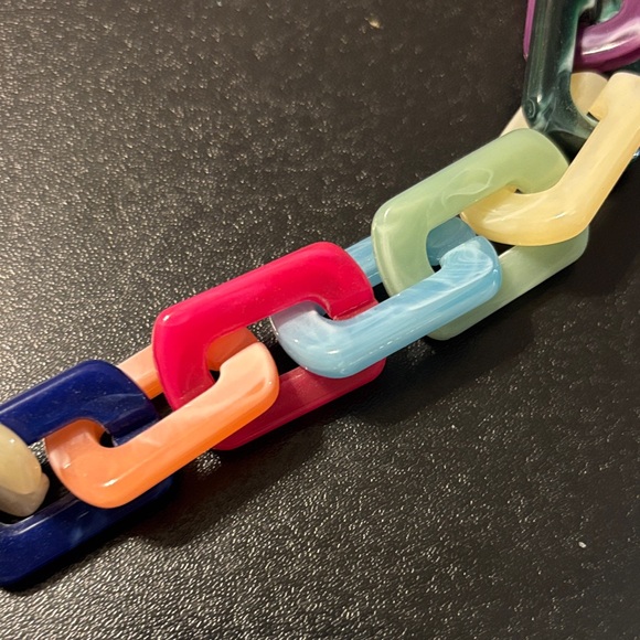 Colorful Resin Chain Link Necklace - Picture 3 of 11